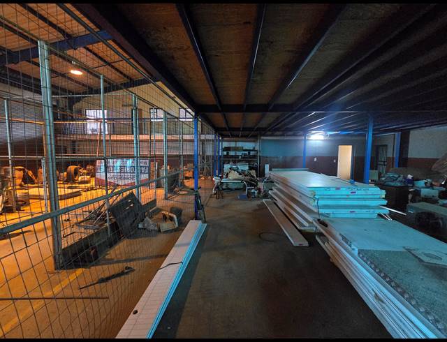 1,900M² FACTORY TO LET IN MOREHILL